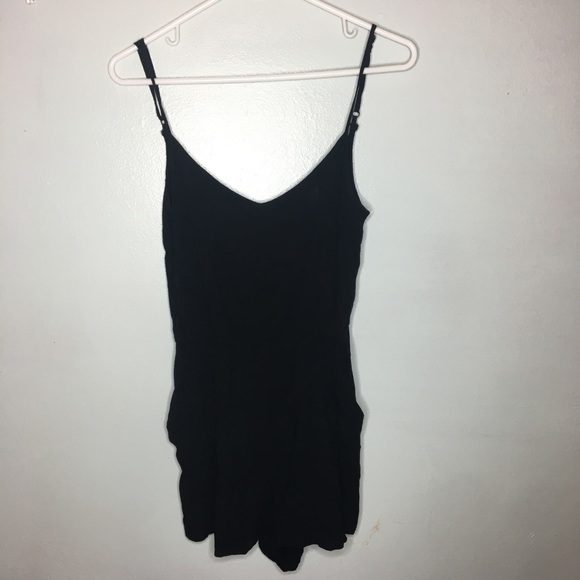 💘 H&M Light Flowy Romper💘 - Picture 3 of 8